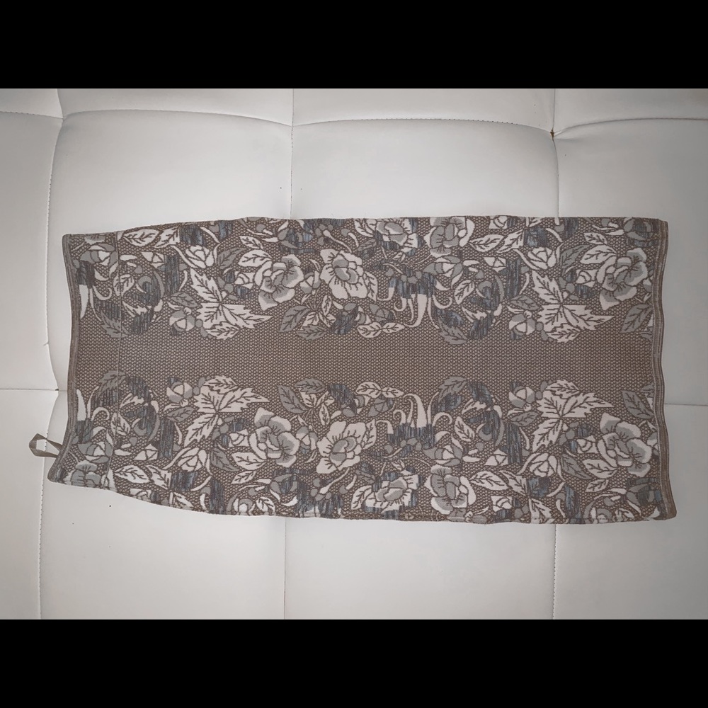 BCBG pencil skirt